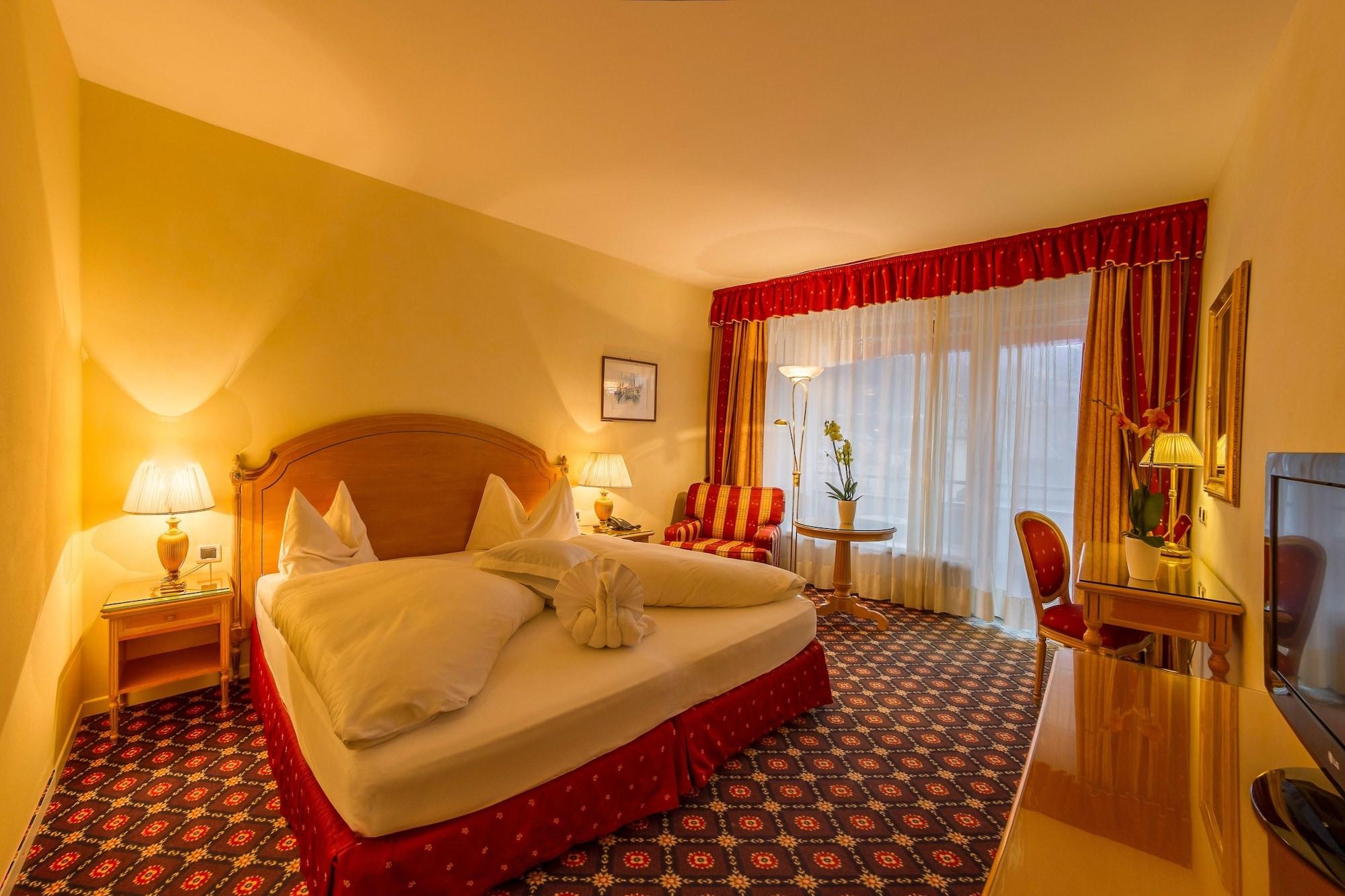 Dominik Alpine City Wellness Hotel - Adults Only Bressanone Exterior foto
