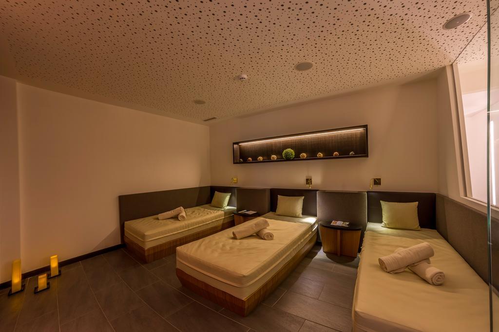 Dominik Alpine City Wellness Hotel - Adults Only Bressanone Exterior foto